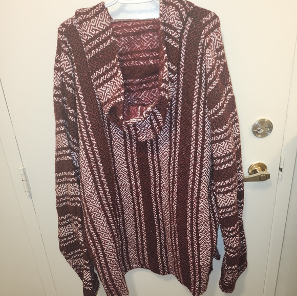 SHERPA Hooded Pullover, Size 3X, Burgundy and White, Preloved, Poncho - Picture 4 of 4